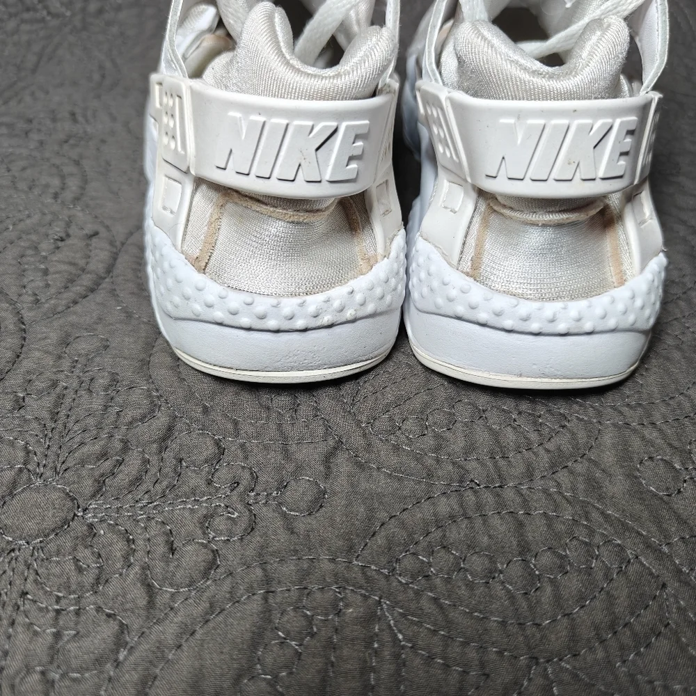 Nike Air Huarache Triple White Flyknit Mesh Men's Sneakers Youth Size 1Y
